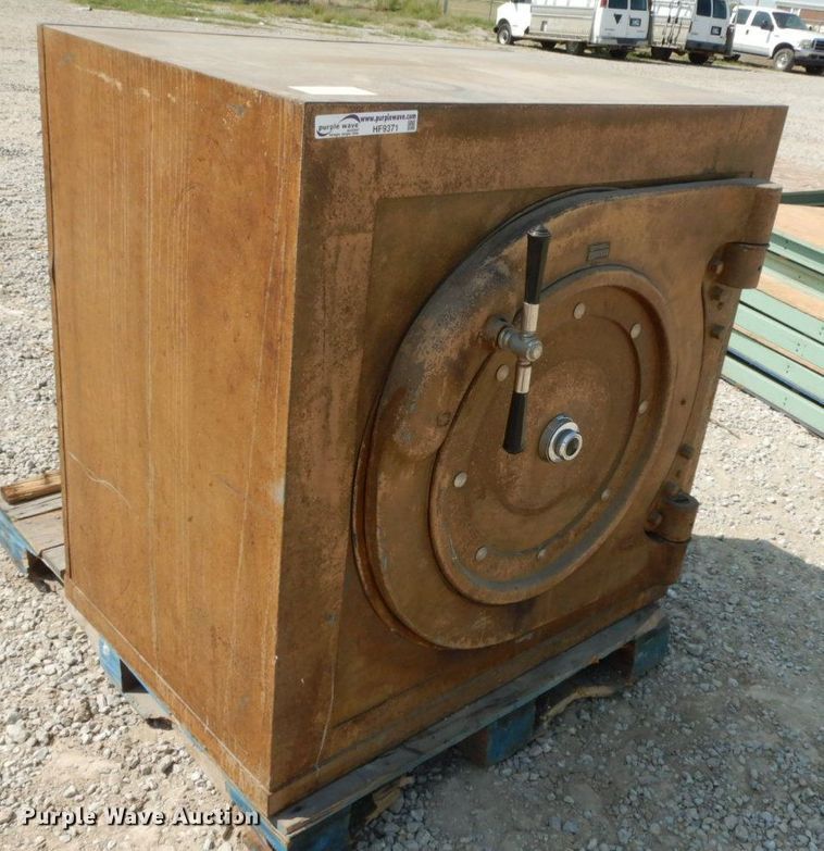 image for item HF9371 Mosler  safe