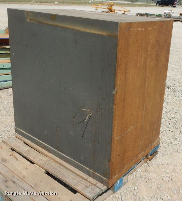 image for item HF9371 Mosler  safe