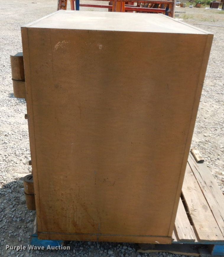 image for item HF9371 Mosler  safe