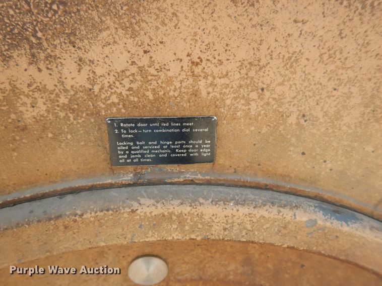 image for item HF9371 Mosler  safe