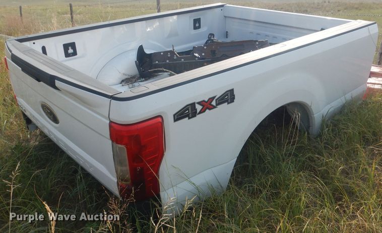 image for item HQ9516 2017 Ford F350  pickup truck bed