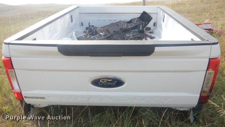 image for item HQ9516 2017 Ford F350  pickup truck bed