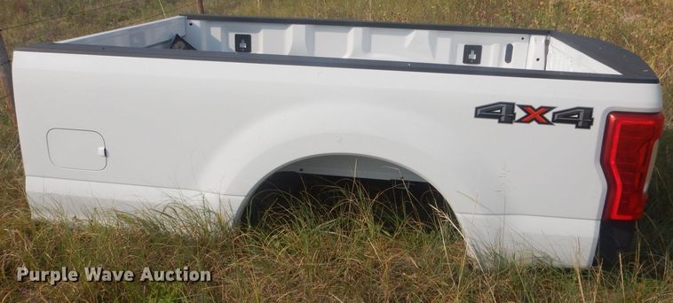 image for item HQ9516 2017 Ford F350  pickup truck bed