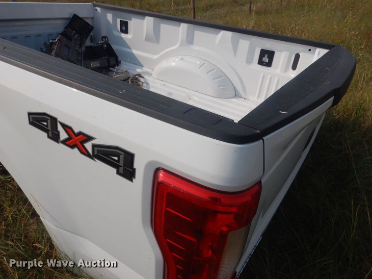image for item HQ9516 2017 Ford F350  pickup truck bed