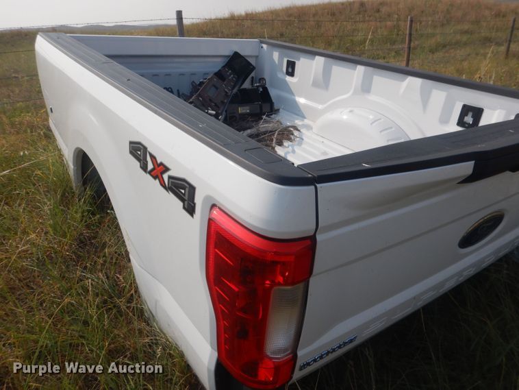 image for item HQ9516 2017 Ford F350  pickup truck bed