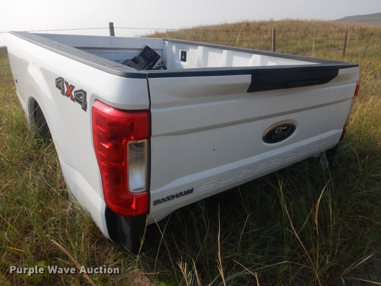 image for item HQ9516 2017 Ford F350  pickup truck bed