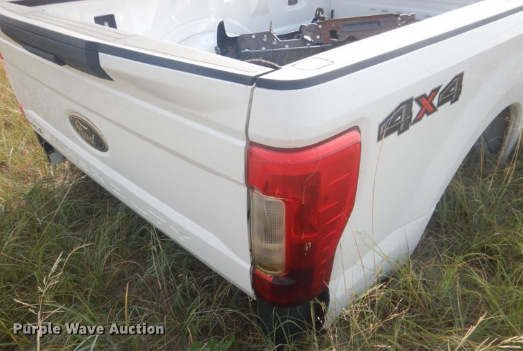 image for item HQ9516 2017 Ford F350  pickup truck bed