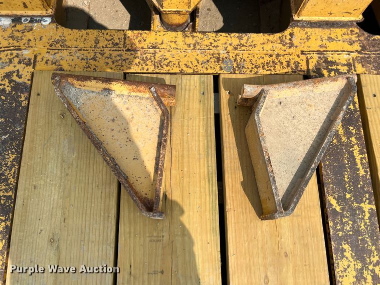 image for item IA9163 1997 Load King  lowboy equipment trailer