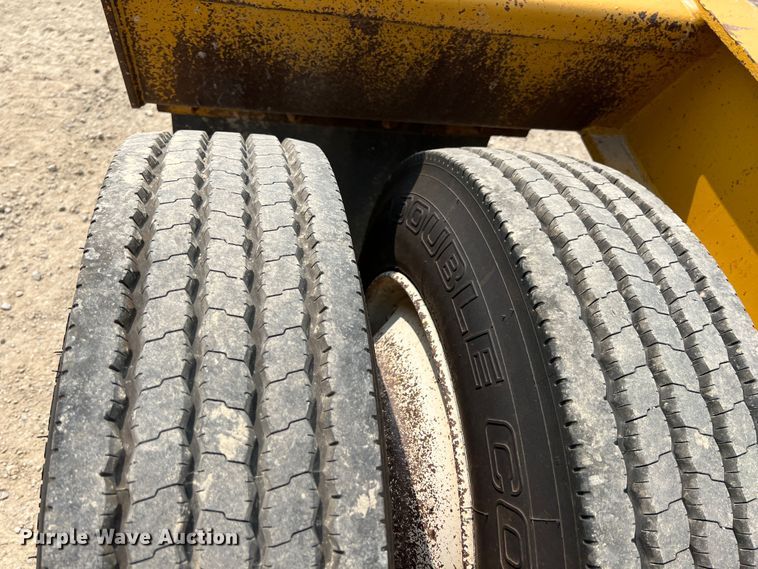 image for item IA9163 1997 Load King  lowboy equipment trailer