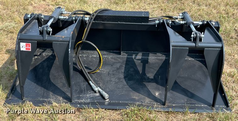 image for item IA9179 72" W skid steer grapple bucket