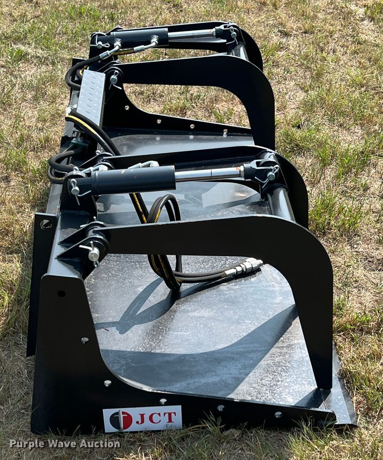 image for item IA9179 72" W skid steer grapple bucket