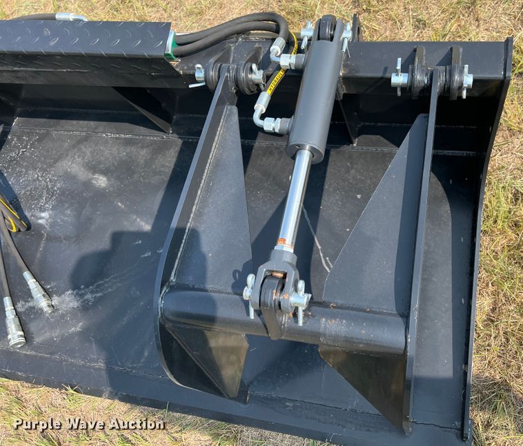 image for item IA9180 72" W skid steer grapple bucket