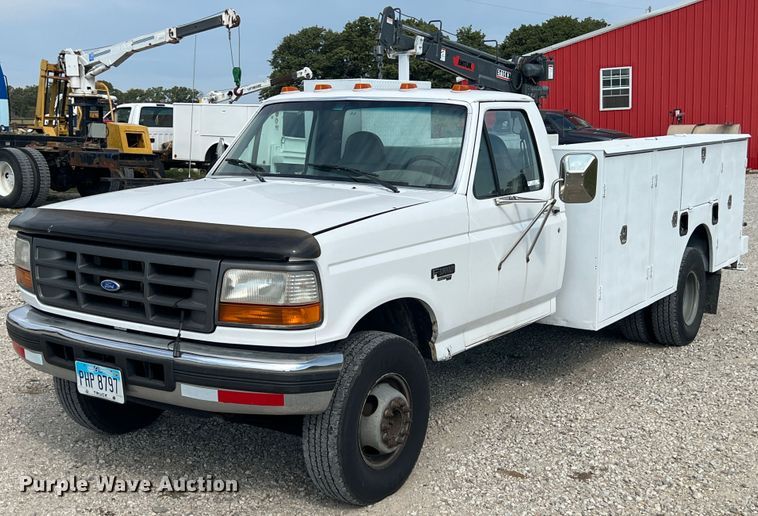 image for item IA9199 1995 Ford F450 Super Duty  utility / service truck