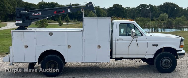 image for item IA9199 1995 Ford F450 Super Duty  utility / service truck
