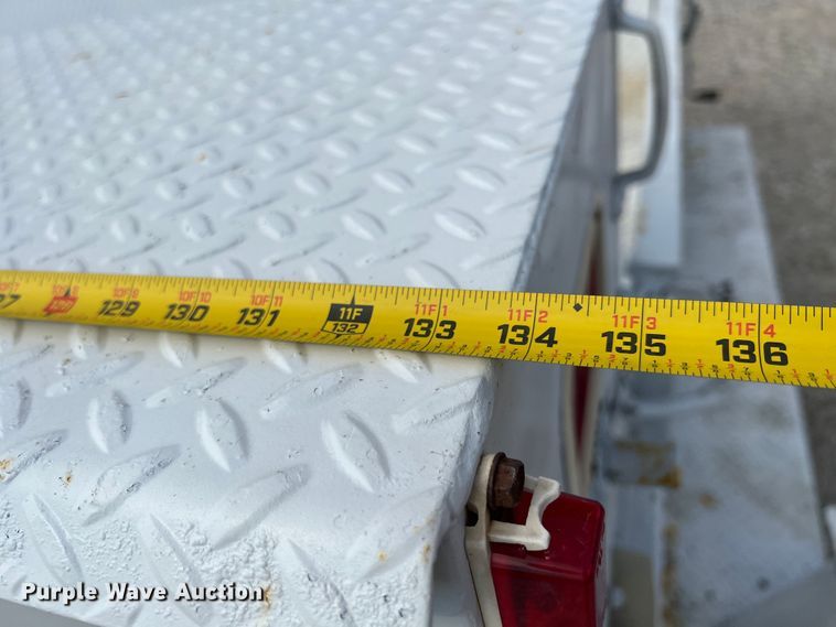 image for item IA9199 1995 Ford F450 Super Duty  utility / service truck