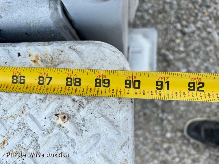 image for item IA9199 1995 Ford F450 Super Duty  utility / service truck