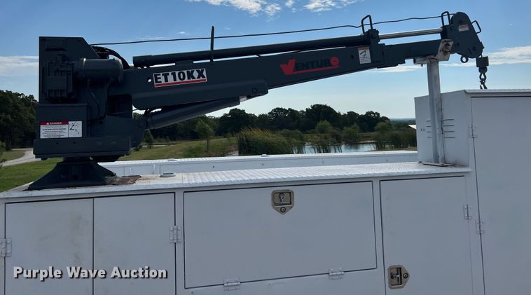 image for item IA9199 1995 Ford F450 Super Duty  utility / service truck