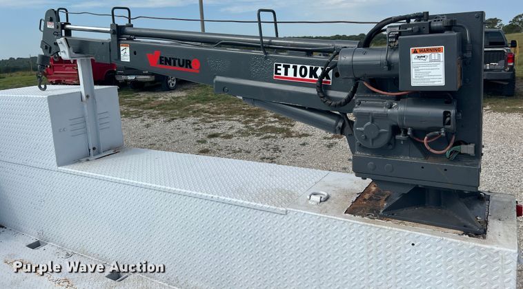 image for item IA9199 1995 Ford F450 Super Duty  utility / service truck