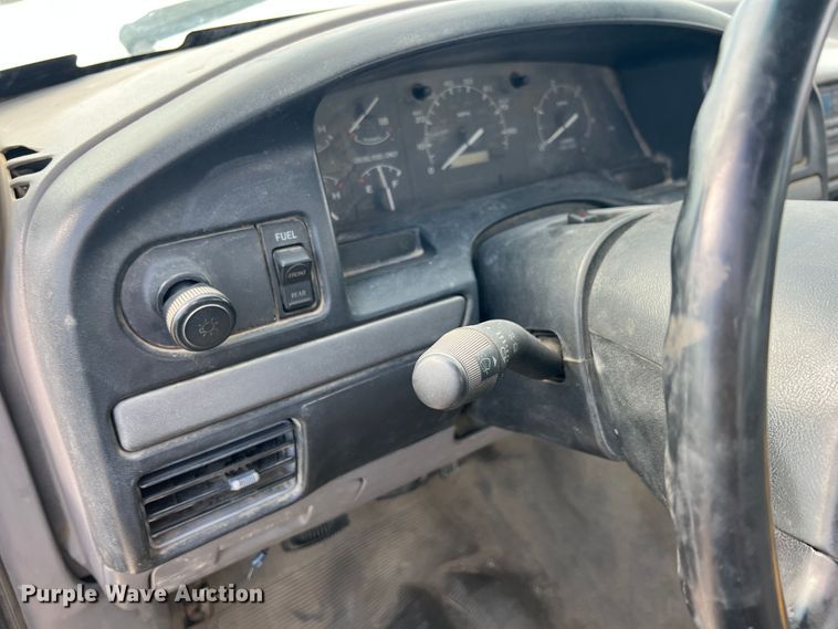 image for item IA9199 1995 Ford F450 Super Duty  utility / service truck