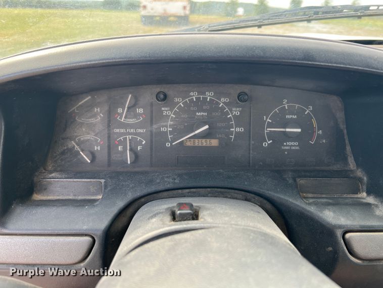 image for item IA9199 1995 Ford F450 Super Duty  utility / service truck