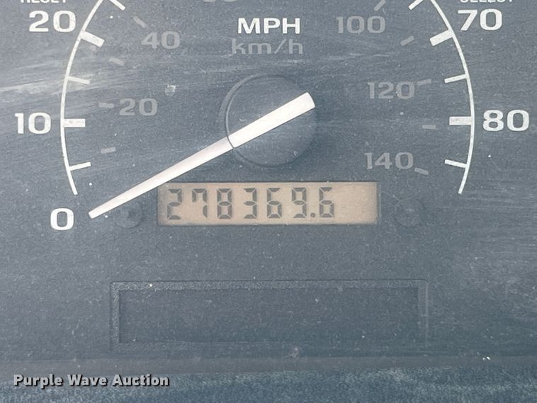 image for item IA9199 1995 Ford F450 Super Duty  utility / service truck