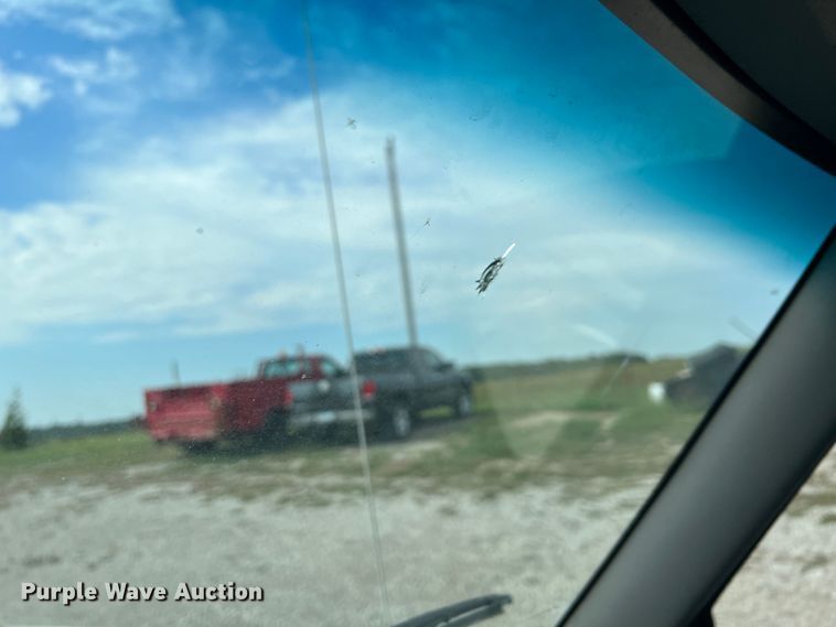 image for item IA9199 1995 Ford F450 Super Duty  utility / service truck