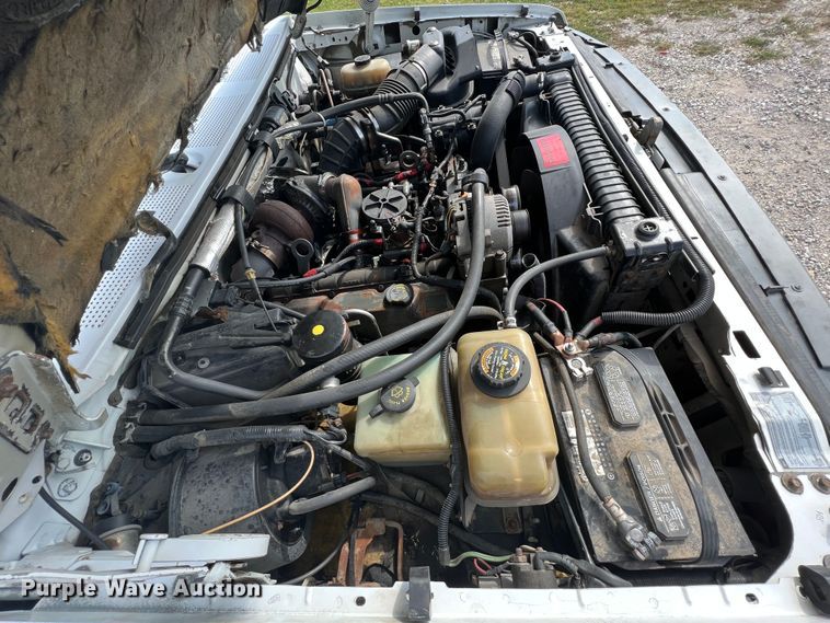 image for item IA9199 1995 Ford F450 Super Duty  utility / service truck