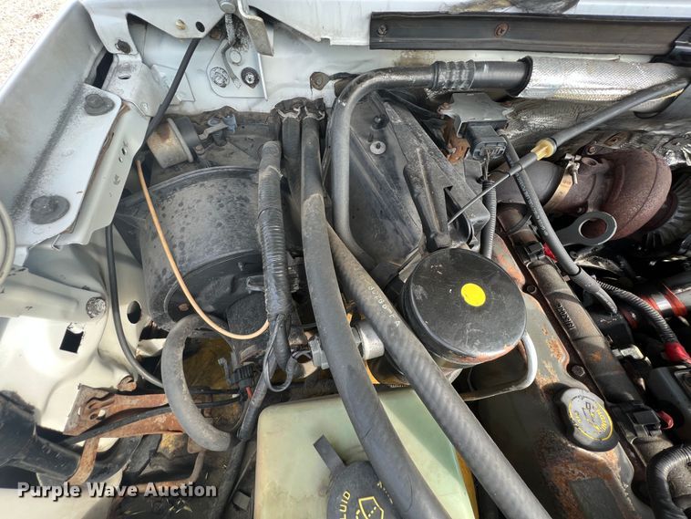 image for item IA9199 1995 Ford F450 Super Duty  utility / service truck