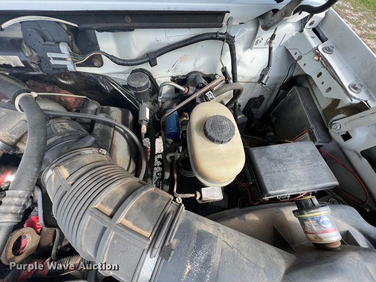 image for item IA9199 1995 Ford F450 Super Duty  utility / service truck