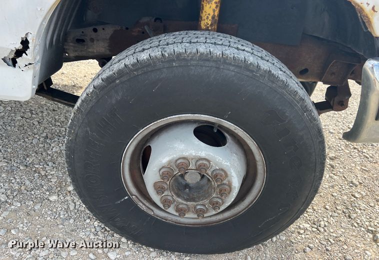 image for item IA9199 1995 Ford F450 Super Duty  utility / service truck