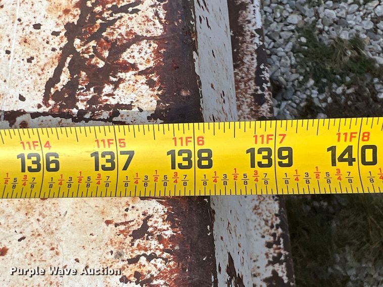 image for item IA9200 1991 International 4900  flatbed truck