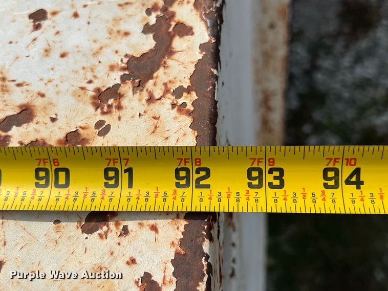 image for item IA9200 1991 International 4900  flatbed truck