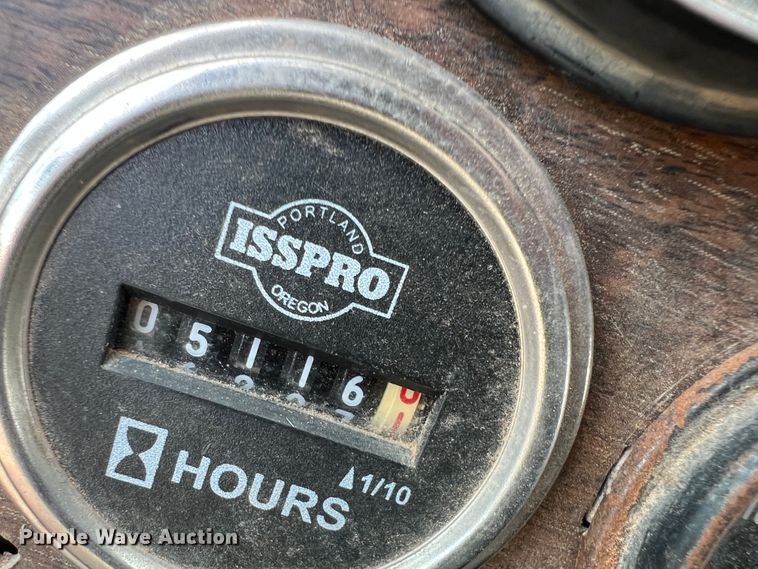 image for item IA9200 1991 International 4900  flatbed truck