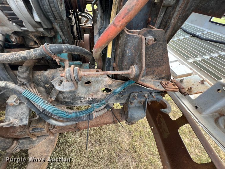 image for item IA9200 1991 International 4900  flatbed truck