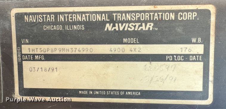 image for item IA9200 1991 International 4900  flatbed truck