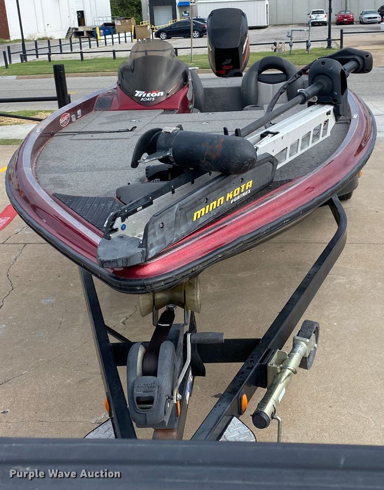 image for item IG9783 2004 Triton TR-21X  boat