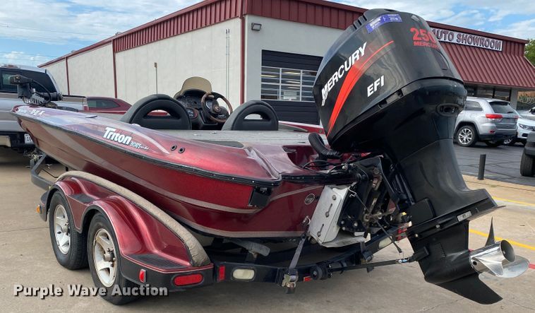 image for item IG9783 2004 Triton TR-21X  boat