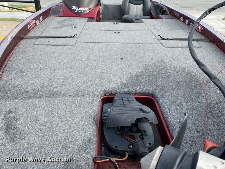 image for item IG9783 2004 Triton TR-21X  boat