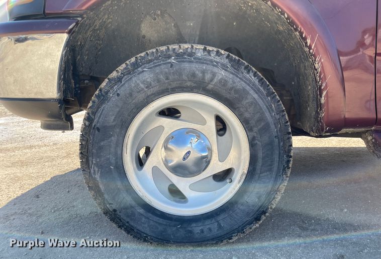 image for item JF9035 1997 Ford F150  SuperCab pickup truck