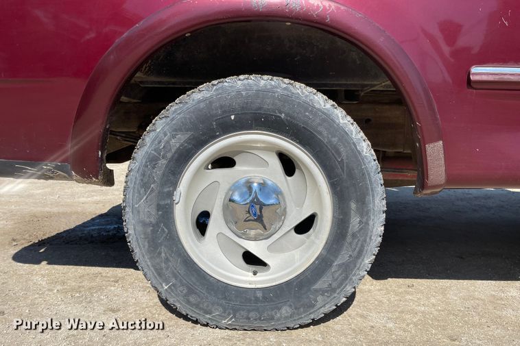 image for item JF9035 1997 Ford F150  SuperCab pickup truck