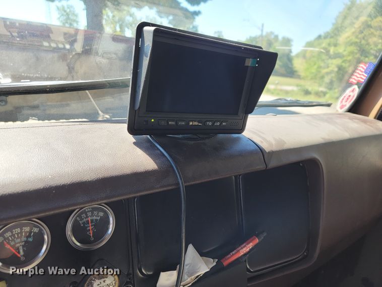 image for item JL9358 1982 International 1954  rescue vehicle