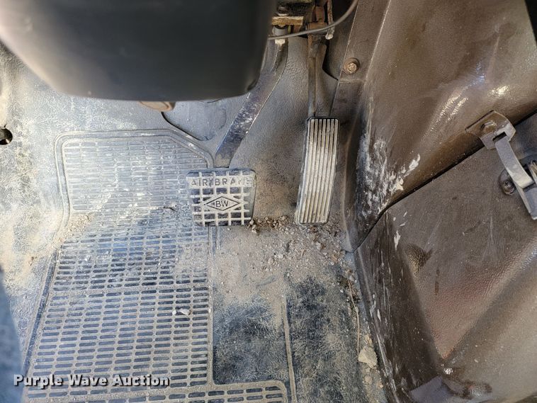 image for item JL9358 1982 International 1954  rescue vehicle