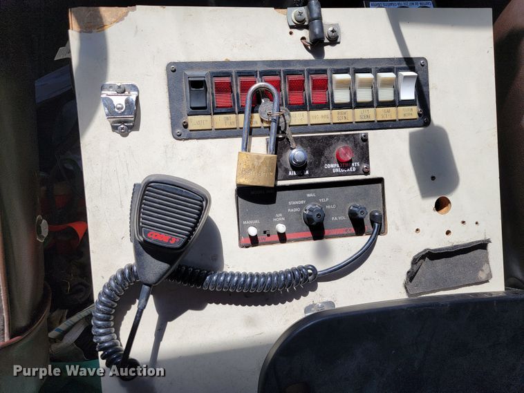 image for item JL9358 1982 International 1954  rescue vehicle