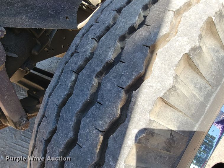 image for item JL9358 1982 International 1954  rescue vehicle