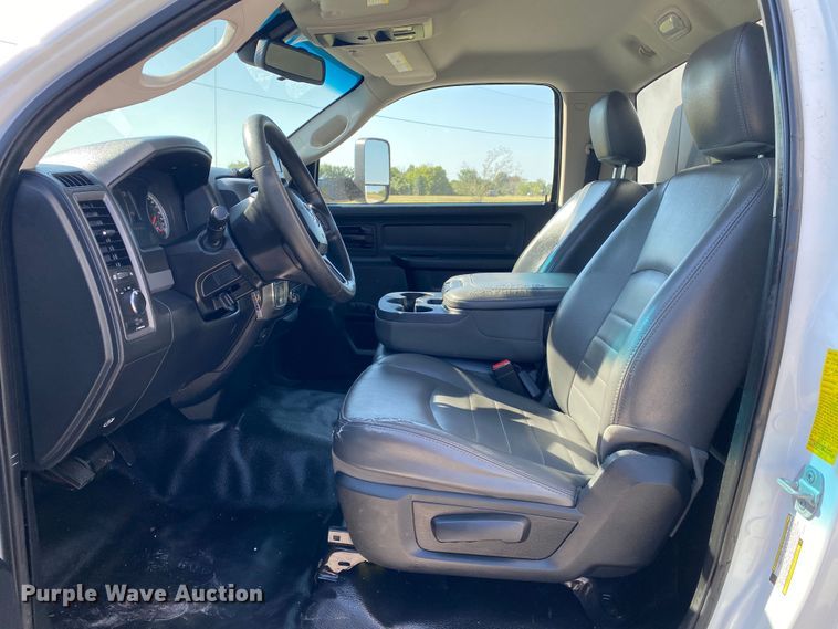 image for item JW9402 2013 Dodge Ram 3500HD  box truck