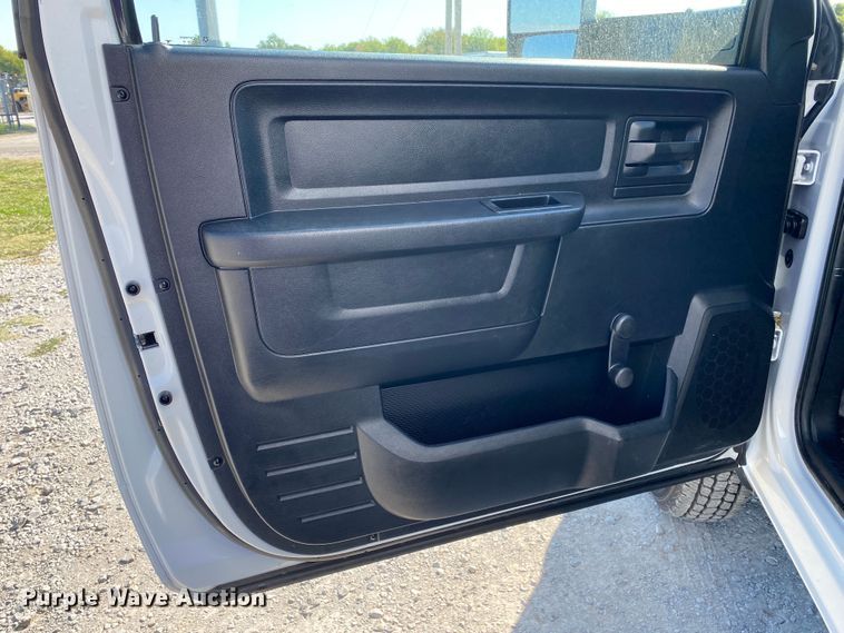 image for item JW9402 2013 Dodge Ram 3500HD  box truck