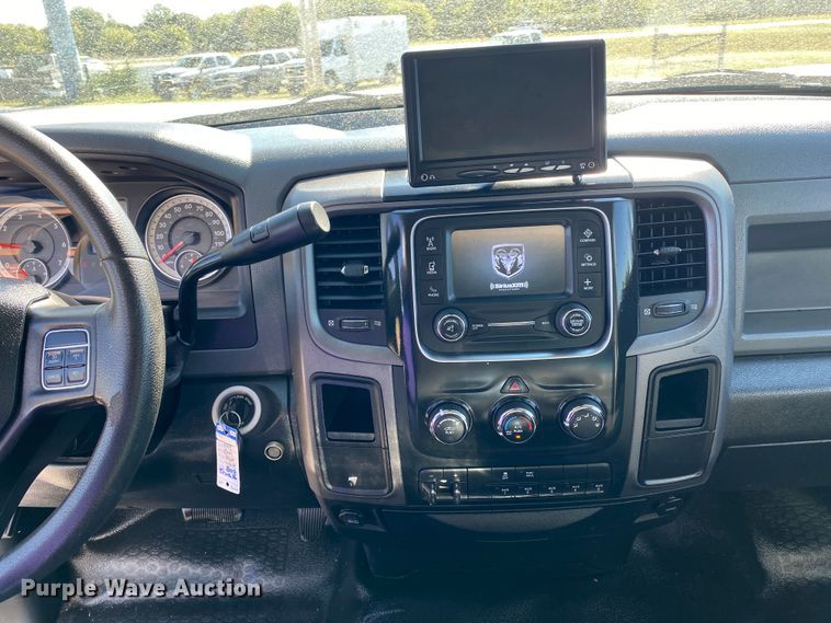 image for item JW9402 2013 Dodge Ram 3500HD  box truck