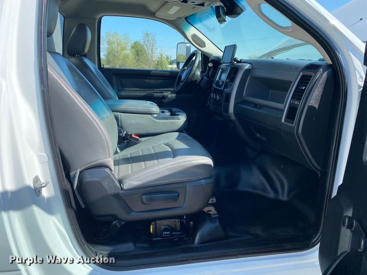 image for item JW9402 2013 Dodge Ram 3500HD  box truck