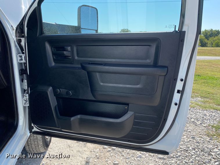 image for item JW9402 2013 Dodge Ram 3500HD  box truck