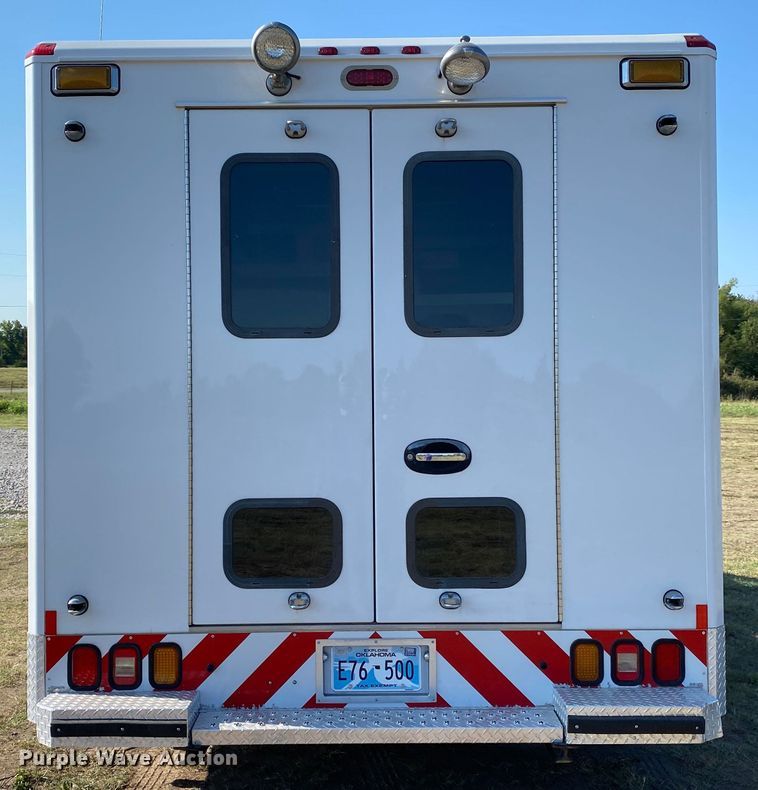 image for item JW9423 2011 Ford E450 Super Duty  delivery van